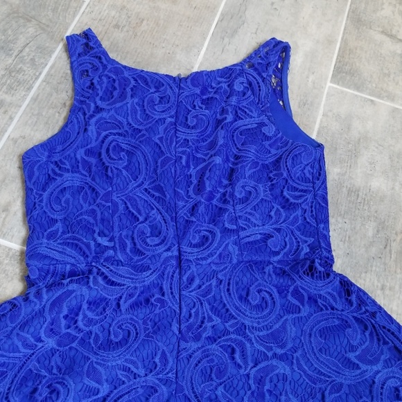 Dress - Picture 5 of 6